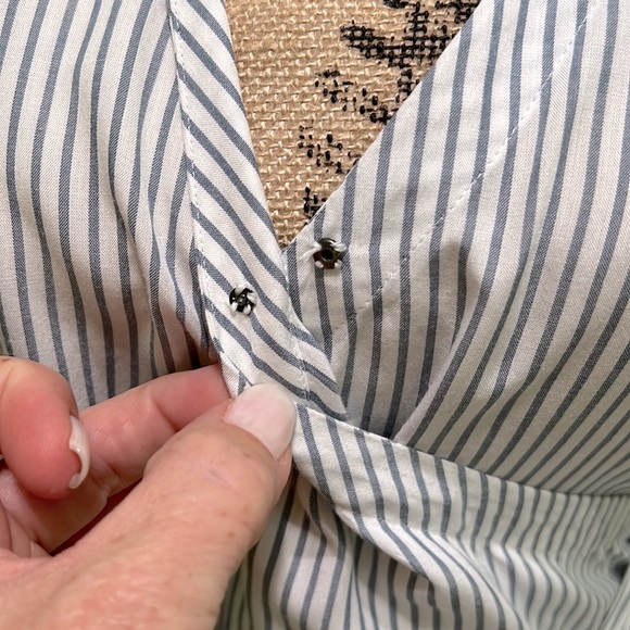 Loft Brand. Size Small. Wrap Around Blue & White Stripe Women’s Blouse. - Picture 7 of 8